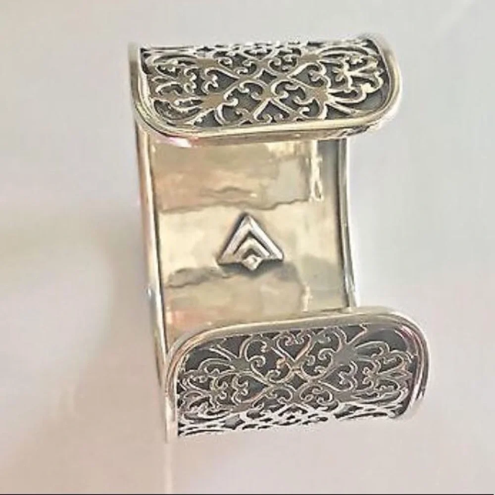 Vintage Silpada Sterling Silver Filigree Heart Scroll Cuff Bracelet R1697 - Picture 10 of 12